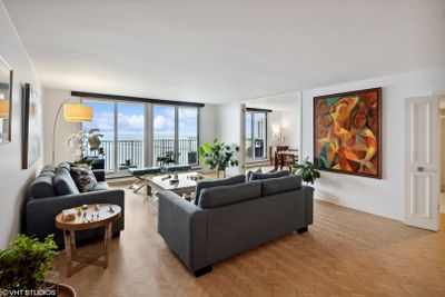 22-23BS - 1212 N Lake Shore Drive, Condo with 3 bedrooms, 4 bathrooms and 4 parking in Chicago IL | Image 2