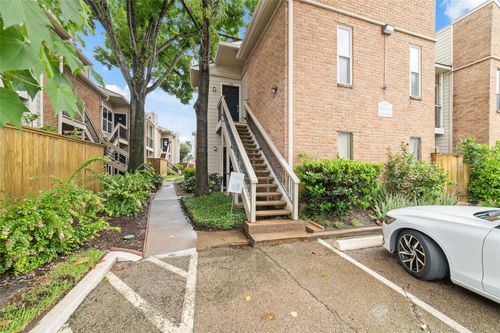 2c-2001 Bering Dr, Houston, TX, 77057-3761 | Card Image