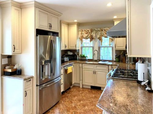 82 Hillside Ave, Manhasset, NY, 11030-2254 | Card Image