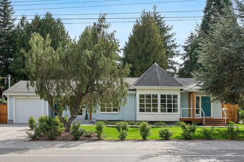 164 Crescent Rd E, Qualicum Beach, BC, V9K1L6 | Card Image