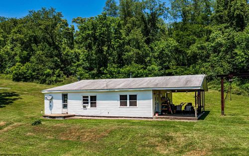 200 Rosedale Hill Rd, Maidsville, WV, 26541-8086 | Card Image