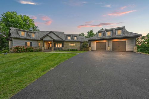 19 Cedar Rim Trl, GALENA, IL, 61036-9264 | Card Image