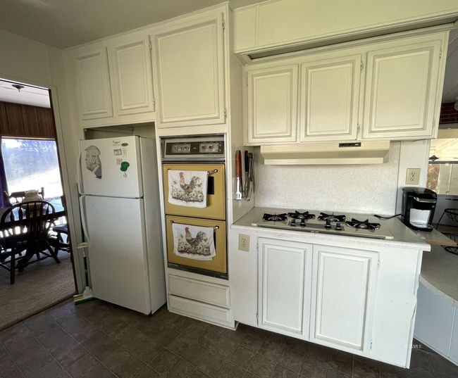 Kitchen | Image 12