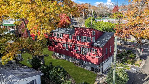 20 Signal Hill Rd, Staten Island, NY, 10301-4420 | Card Image