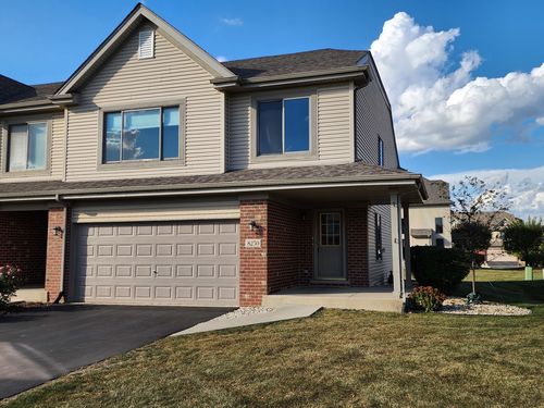 8250 Auburn Ln, Frankfort, IL, 60423-1697 | Card Image