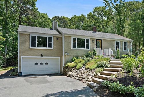 35 Braeburn Ct, East Falmouth, MA, 02536-3925 | Card Image
