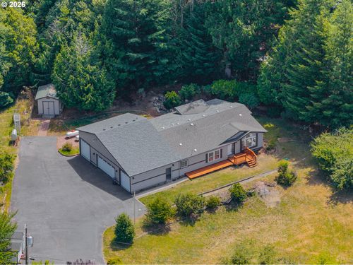 56670 Pleasant Hill Dr, Coquille, OR, 97423-7757 | Card Image