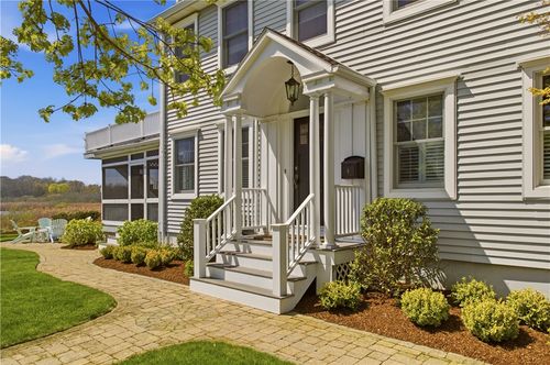 8 Key Ct, Newport, RI, 02840-4218 | Card Image
