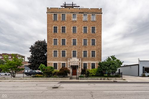 unit-3c-825 Delaware St, Indianapolis, IN, 46204-1141 | Card Image