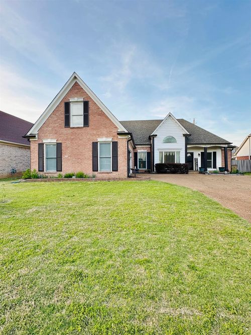 9270 Chalkwell Ave, Cordova, TN, 38016-2336 | Card Image