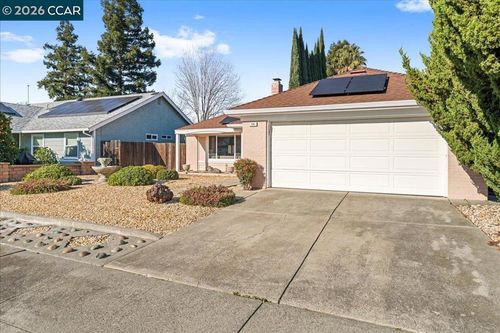 106 Oakmeade Ct, Vacaville, CA, 95687-5247 | Card Image