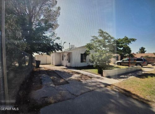 416 5th St, Anthony, TX, 79821-7115 | Card Image