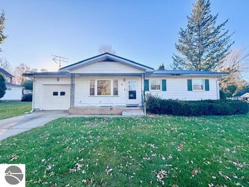 327 Eaton Street, Breckenridge, MI, 48615 | Card Image