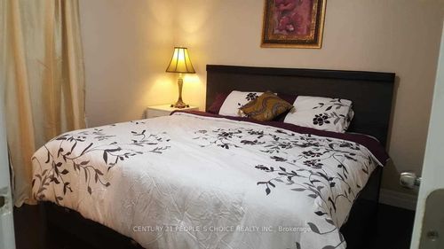 upper-186 Maurice Dr, Oakville, ON, L6K2W9 | Card Image