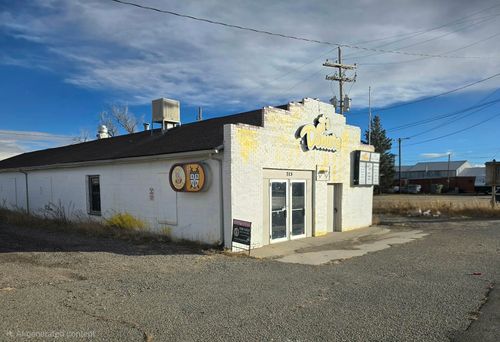 715 S Greeley Hwy, CHEYENNE, WY, 82007-2847 | Card Image