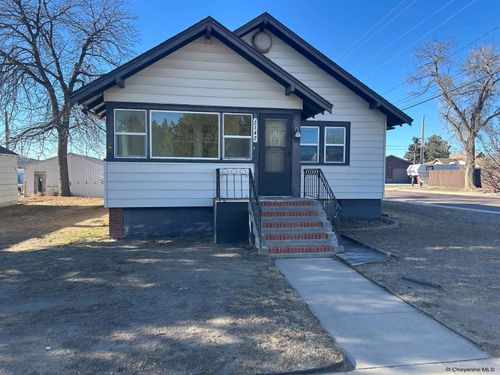 2142 W C St, Torrington, WY, 82240-1805 | Card Image