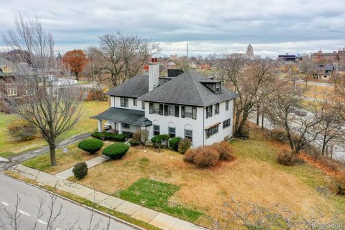 1135 Chicago Boulevard, Detroit, MI, 48202 | Card Image