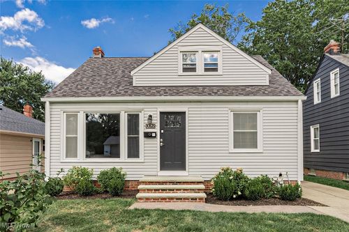 30129 Robert St, Wickliffe, OH, 44092-1717 | Card Image