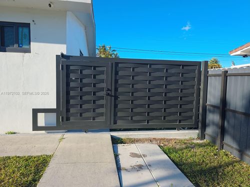1-891 W 53rd St, Hialeah, FL, 33012-2416 | Card Image