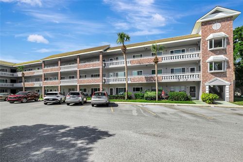 73-2461 Rhodesian Dr, CLEARWATER, FL, 33763-1944 | Card Image