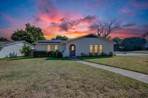629 Nw Newton Dr, Burleson, TX, 76028-3748 | Card Image