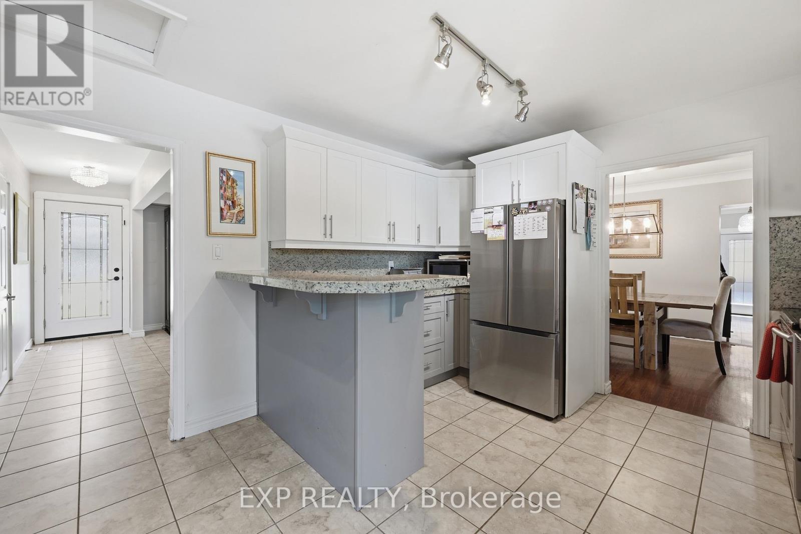 Residential in Hamilton (Meadowlands) 5