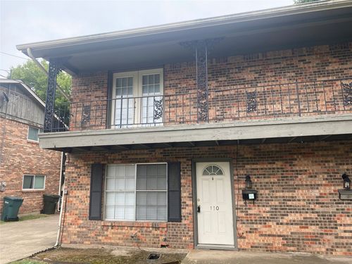 110 W Fairview St, Sherman, TX, 75092-3722 | Card Image