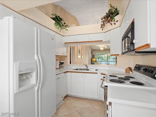 l204-161 Wading Bird Cir, NAPLES, FL, 34110-9217 | Card Image