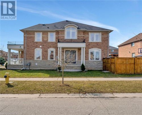 241 Thomas Ave, Brantford, ON, N3S0E1 | Card Image