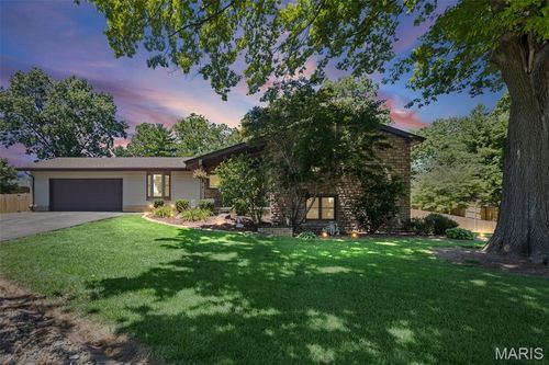 40 Orchard Hill Dr, Wood River, IL, 62095-4065 | Card Image