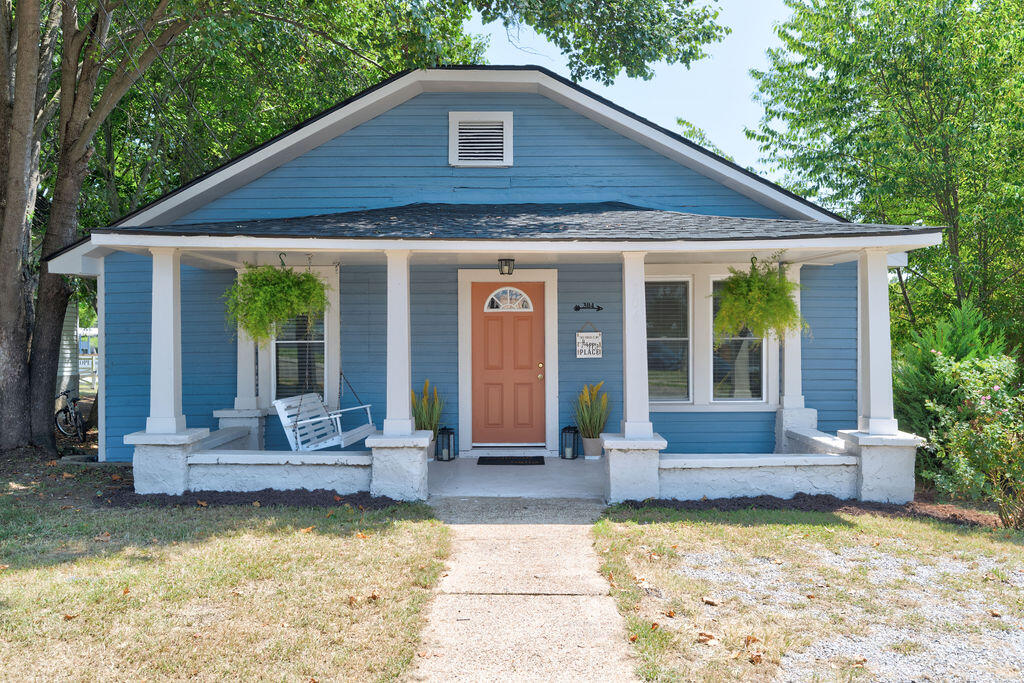 Cherokee St, LA Fayette, GA 30728