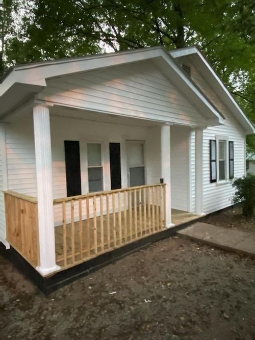 424 Jones St, Pulaski, TN, 38478-3012 | Card Image