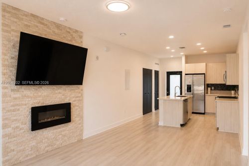 38-4740 Nw 84th Ct, Doral, FL, 33166-5961 | Card Image