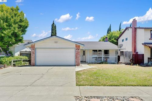 380 Springpark Cir, San Jose, CA, 95136-2153 | Card Image