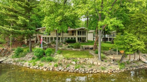 11901 Killarny Cir, Jerome, MI, 49249-9660 | Card Image