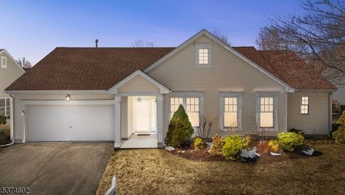 100 Kensington Cir, Belvidere, NJ, 07823-1723 | Card Image