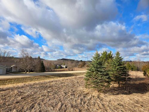 12A68 Washington Dr, APPLE RIVER, IL, 61001-9747 | Card Image