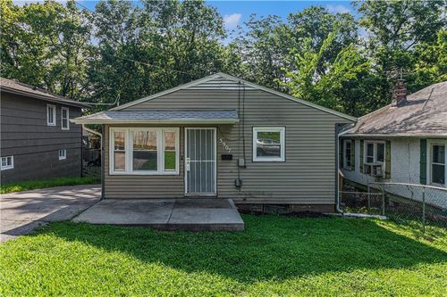 5907 Jackson Ave, Kansas City, MO, 64130-4402 | Card Image