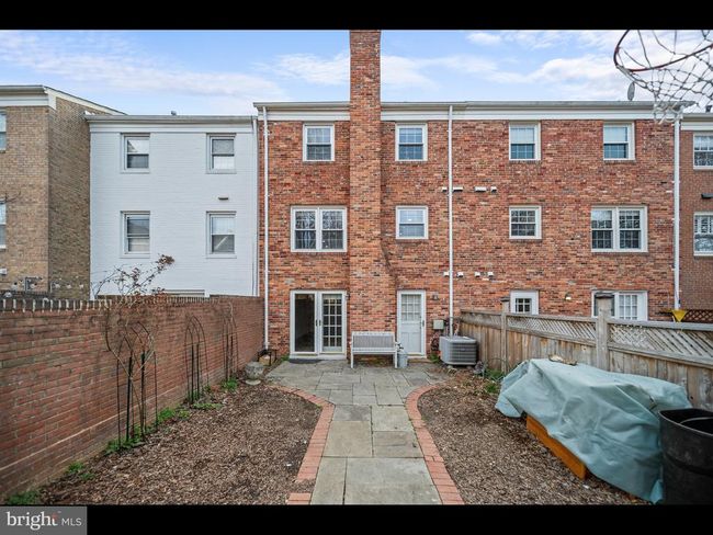1609 Dunterry Pl, Townhouse with 3 bedrooms, 4 bathrooms and null parking in MCLEAN VA | Image 35