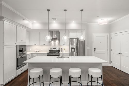 2-303-635 Old Post Road, Sharon, MA, 02067 | Card Image