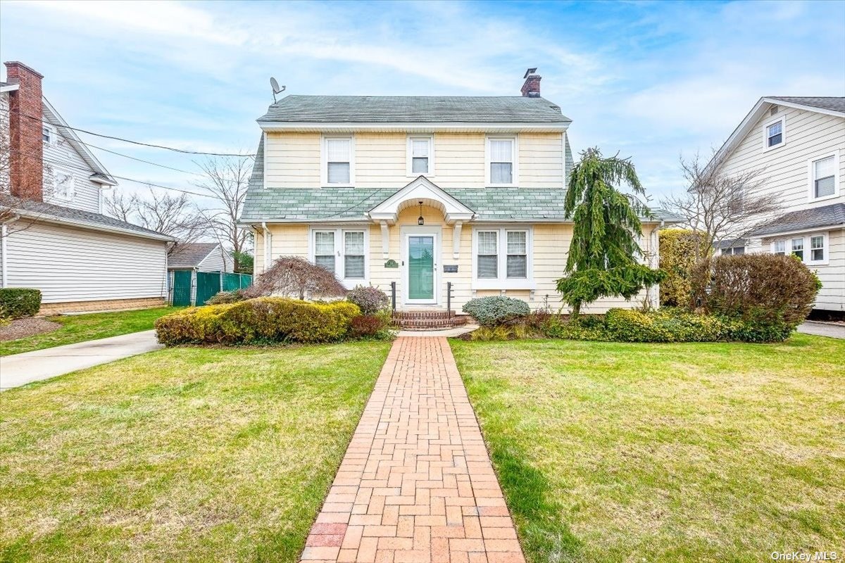 Vernon Ave, Rockville Centre, NY 11570
