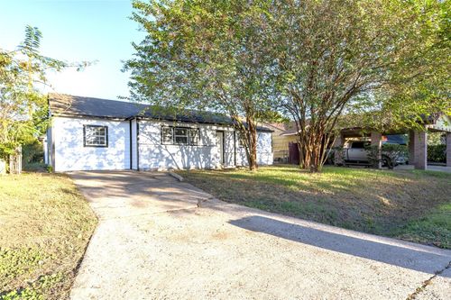 9321 Cathedral Dr, Houston, TX, 77051-3106 | Card Image