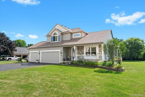 12366 Orchard Wood Dr, Fenton, MI, 48430-8434 | Card Image
