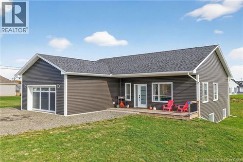 11 Riverside Dr, Petitcodiac, NB, E4Z0K7 | Card Image