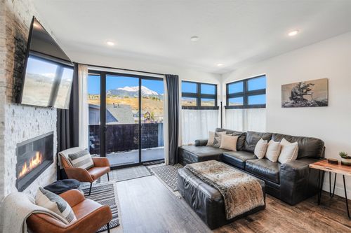 631-930 Blue River Pkwy, Silverthorne, CO, 80498-8958 | Card Image