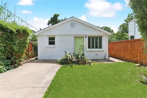 421 Tupelo St, New Orleans, LA, 70117-2127 | Card Image