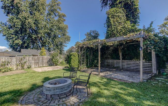 781 3 Rd Ave, House attached with 2 bedrooms, 1 bathrooms and 3 parking in Willow Beach ON | Image 21