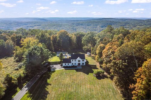 42 Great Ring Rd, Sandy Hook, CT, 06482-1652 | Card Image