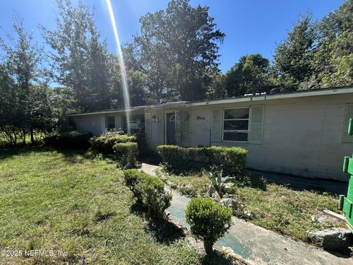 9238 2nd Ave, Jacksonville, FL, 32208-2247 | Card Image