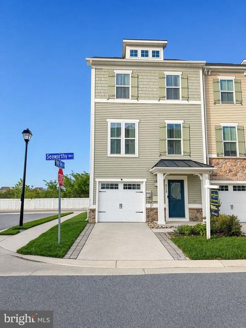 8229 Seaworthy Way, DUNDALK, MD, 21222-5547 | Card Image